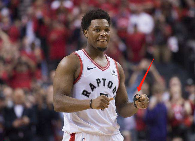 逼抢中充当 逼抢中充当