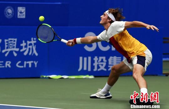 的比赛中都 的比赛中都